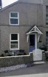 Cosy Mews House Close to Harbour Hotels near Porthmadog