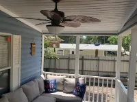 Cottage located in a local fish camp with boat parking. Hotel di Steinhatchee