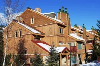 Trappers Delight - golf & bike paradise newly renovated in the Toby Creek Lodge.