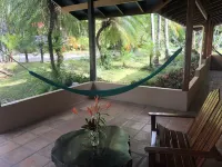 Casa Riviera- Walk to surf, tropical gardens, river access Hotels in Pavones
