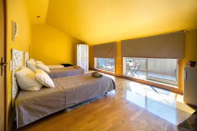 Easy Stay In Espinho Hotels near Abraço-te