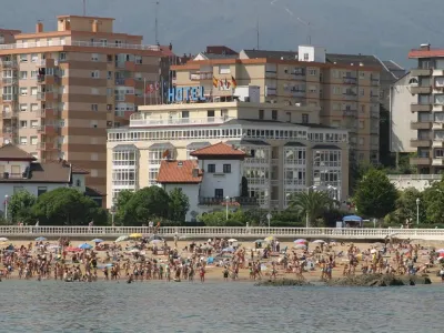 Hotel Las Rocas Playa Hoteles cerca de Iglesia de Santa María de la Asunción