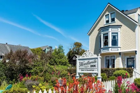 Headlands Inn Bed and Breakfast