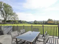 Trem-yr-Afon Hotels in Tregaron