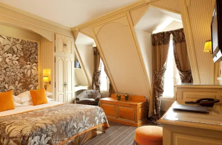 Au Manoir Saint-Germain des Prés.