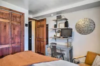Classic Colorado Log Home w/ Mountain Views! - balcony