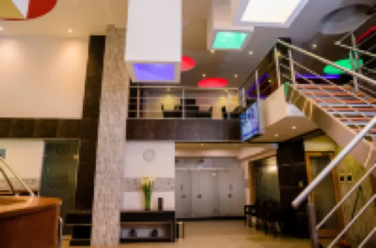 베로나 호텔 & 바뇨스 투르코스