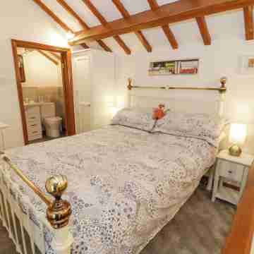 The Little White Cottage Rooms