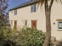 6 Malthouse Court Hotels in Kilve