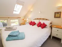 Mill View Hotels near Ivy Lodge