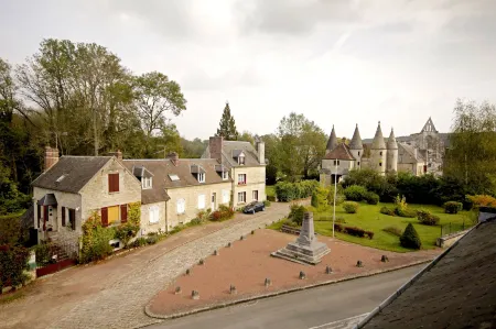 Logis Hôtel les Terrasses Отели рядом с достопримечательностью «Больница Суассон»