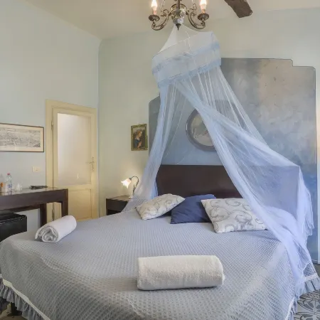 Antica Residenza Santa Chiara -City Center