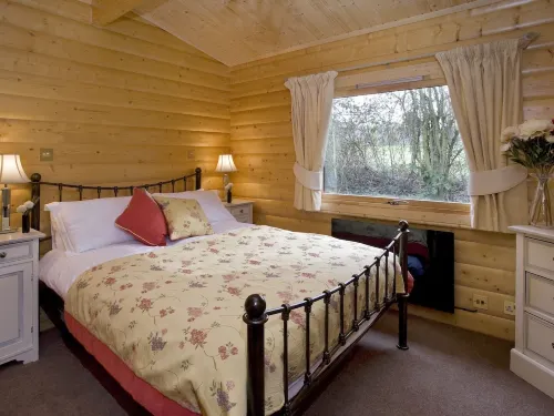Cherbridge Lodges - Riverside Lodges, Short Lets (Business or Holidays) - 2-Star