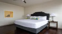 CozySuites Two Classy 2Br Condo on Elm St
