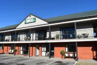 Darfield Motel Hotels in 