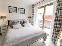 Smithy Cottage Hotels near Morrisons Daily