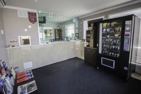 Auberge St. Jacques Отели рядом с достопримечательностью «Centre for Structural and Functional Genomics»