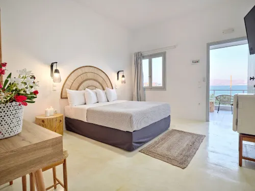 Bonatsa Beach House - Bed and Breakfasts