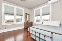 Gulf Siesta Vacation Lofts Hotels near Ocean Star Offshore Drilling Rig and Museum