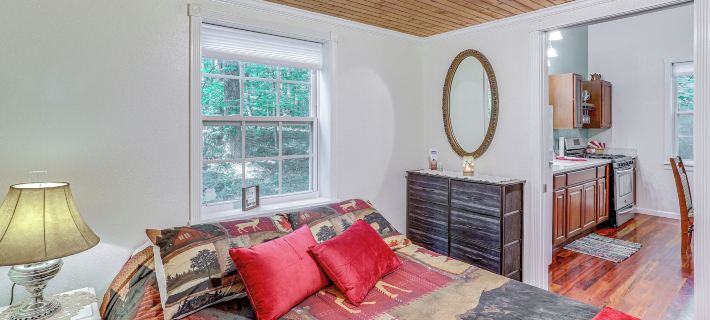 Secluded Vacation Rental Bordering Creek! Hotels in Stone County