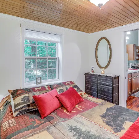 Secluded Vacation Rental Bordering Creek!