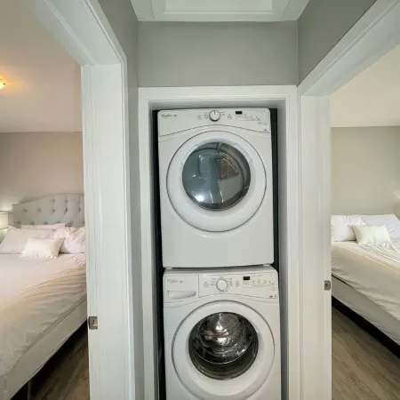 White House Suite - Sleeps 4