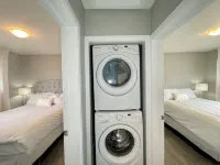 White House Suite - Sleeps 4 鄰近Bleu Turtle的酒店