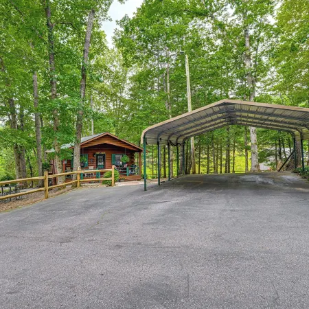 11 Mi to Dtwn: Franklin Cabin w/ Porch!