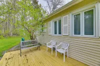 Charming Canandaigua Lake House w/ Deck & Views! - Wifi