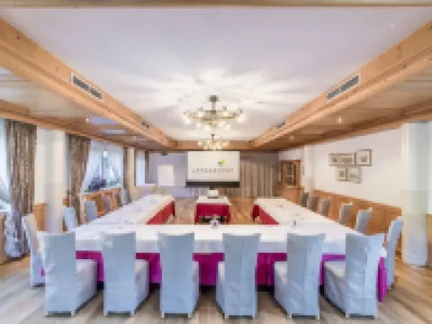 Hotel Restaurant Langgenhof Hotels in Brunico