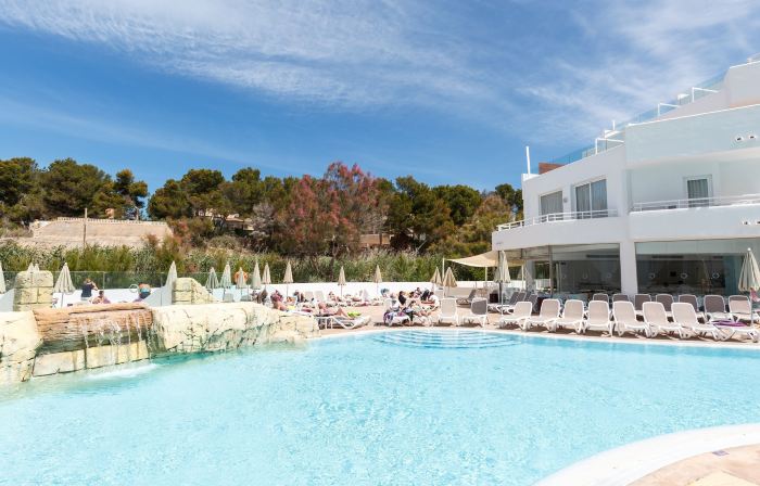 Fergus Style Cala Blanca Suites