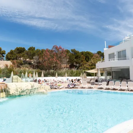 Fergus Style Cala Blanca Suites
