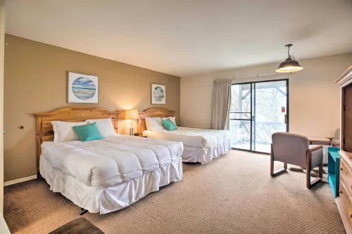 Resort-Style Lake Ozark Gem: Brand New Hot Tub! - 3-Star