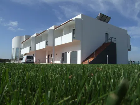 Casa Do Vale Hotel Отели рядом с достопримечательностью «Igreja de Santo Antao»