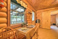 Cedar Falls Cabin Nestled by Honey Creek
