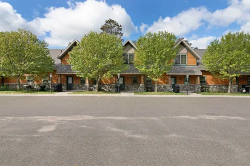 Gull Lake All-Season Getaway w/ Private Deck - Pools