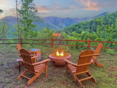 Long Views Retreat/3 Suites/Pet-Friendly - Sleeps 8