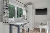 NEW!  Fairhope’s most unique and spacious . Families, couples and pet friendl Hotels in Point Clear