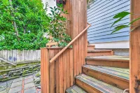 2 Mi to Capitol Hill and Lumen Field! Seattle Escape