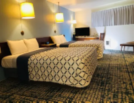 Curly Redwood Lodge Hotels in Crescent City