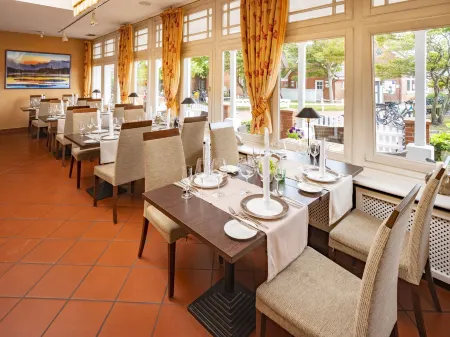 Hotel Hüttmann Отели в г. Ольдзум