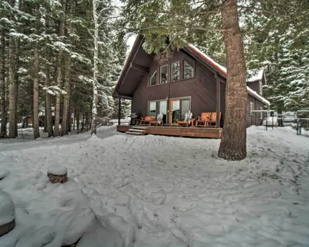 Beautiful McCall Cabin Perfect for Families! Hotels in McCall