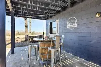 Cozy Caymus Cabin ~ 3 Mi to Callaway Gardens! - parking