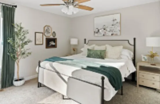 NEW! Charming 3-bedroom home with WiFi, near Ark Encounter, King Bed, sleeps 7. Hotels in Crittenden