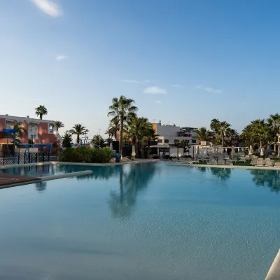 阿萊格里亞雙海灘酒店 鄰近Playa de Bolnuevo的酒店