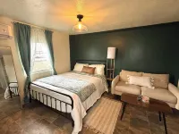 The Cozy Cottage on The River