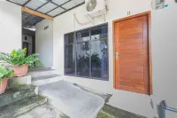 Asri Guesthouse Hotels in Sikur