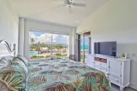 Welcome to "Treasure Pleasure 2" Bahama Beach Club 3-bedroom, Beachfront Condo