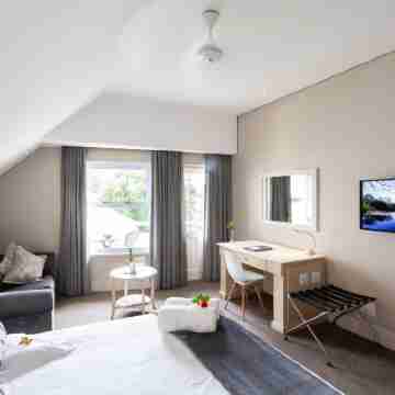 Quarry Lake Inn Rooms