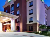 Holiday Inn Express & Suites DFW西 - 赫斯特 Mayfair Park附近的飯店